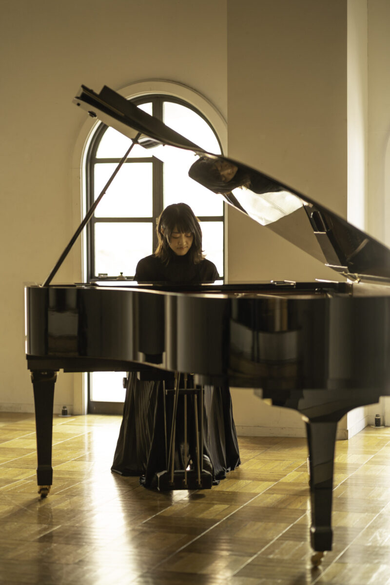 ピアニスト・作曲家「はらかなこ」とNFT MUSIC FMのコラボ音楽NFT「new